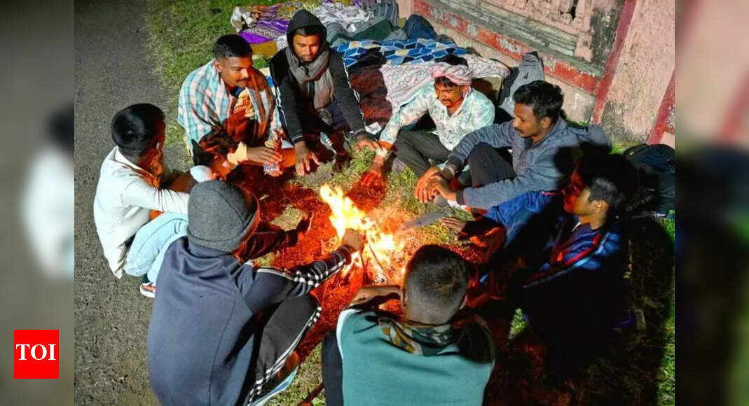 Dhule city shivers at 6.2°C; Niphad feels the chill too | Nashik News