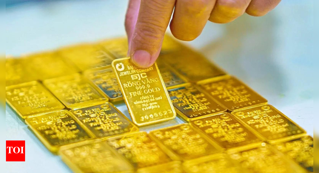 October gold imports surge makes up for H1 deficit