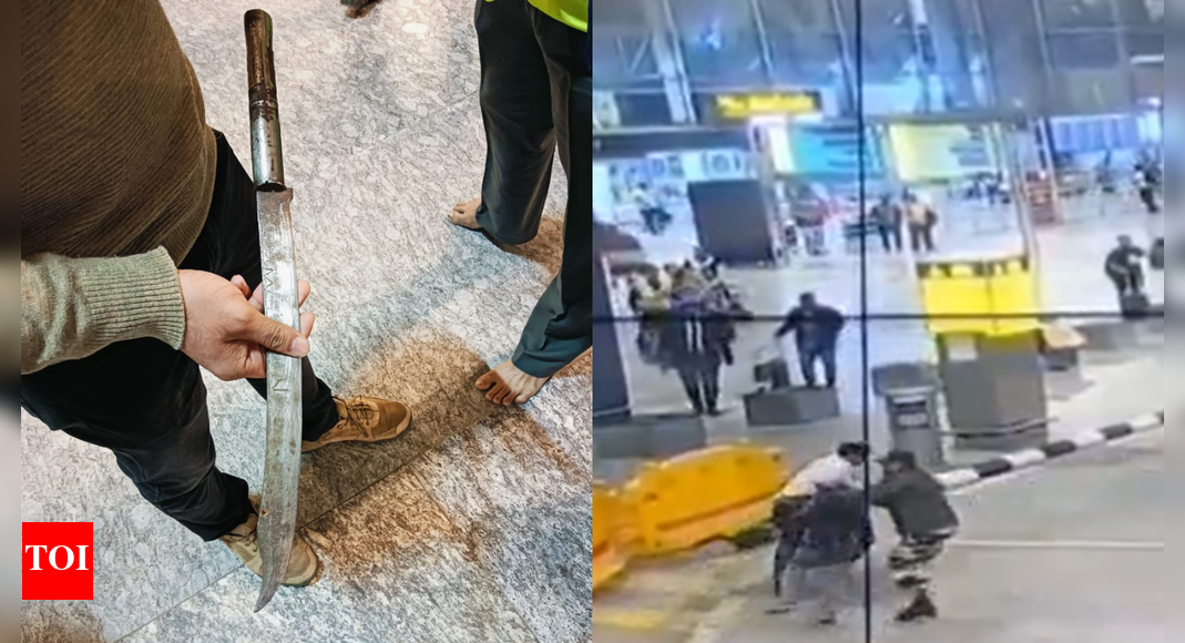 Knife attack at Bengaluru airport: Taxi driver assaults rivals