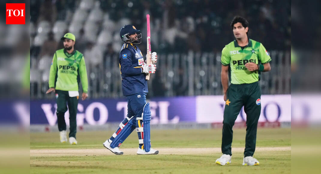 After 2 players leave Pakistan, Lanka summon Hasaranga's replacement