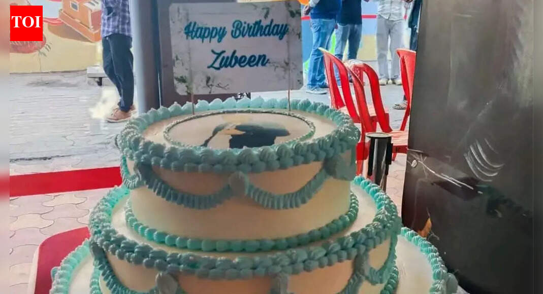 Assam comes together to remember Zubeen Garg on his 53rd birth anniversary; 20-kilogram cake brought to the legend's house