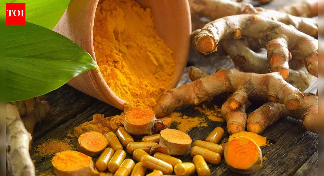 Benefits of eating turmeric pickle: Easy haldi achaar recipe for winter immunity and digestion