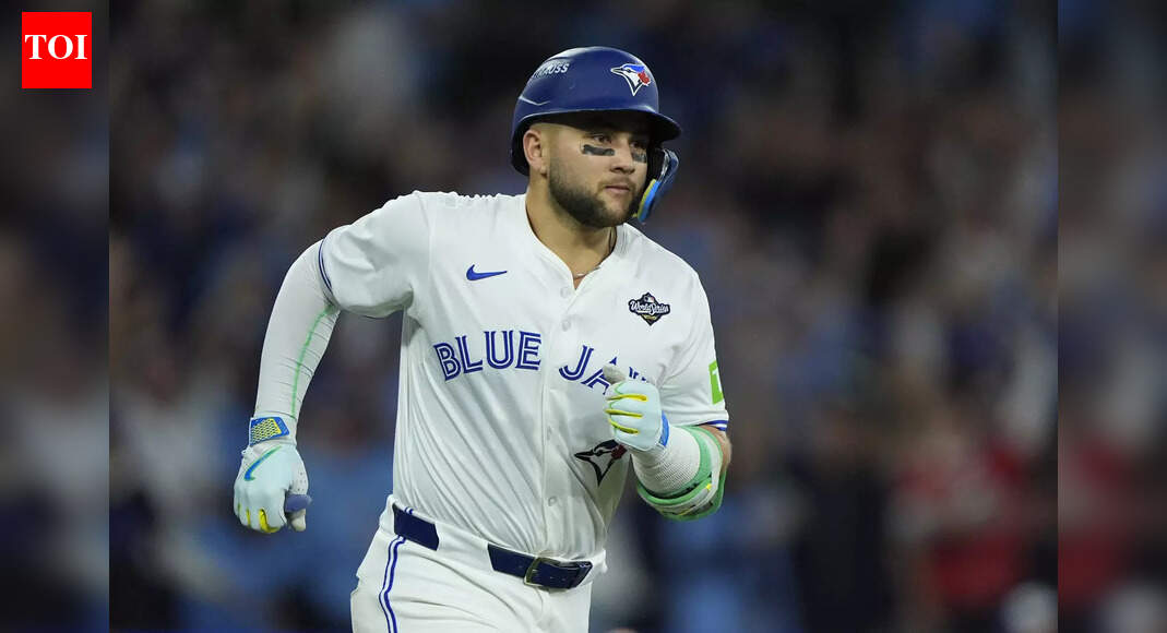 MLB trade rumors: Bo Bichette declines Blue Jays' qualifying offer for 2026 as Toronto braces for a pivotal offseason