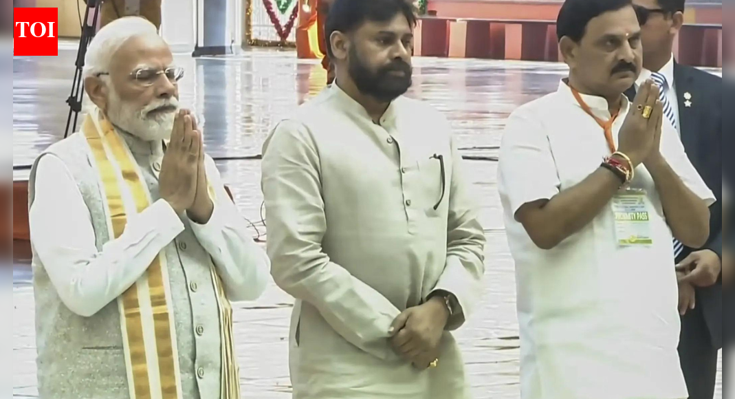 Andhra Pradesh: PM Modi offers prayers at Sri Sathya Sai Baba’s Mahasamadhi — video