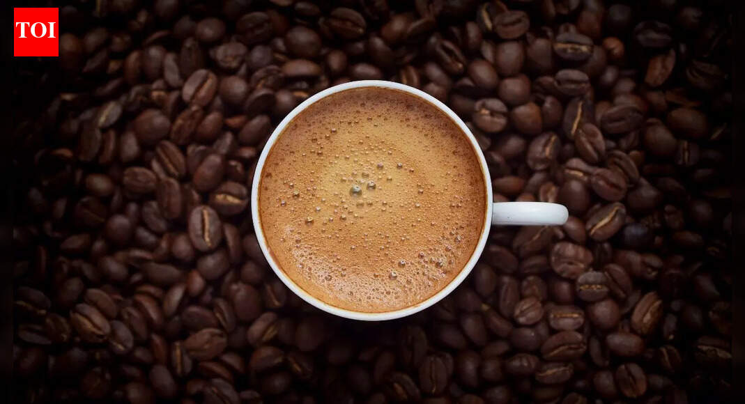 Avoid these 5 foods when drinking coffee to protect digestion and bones