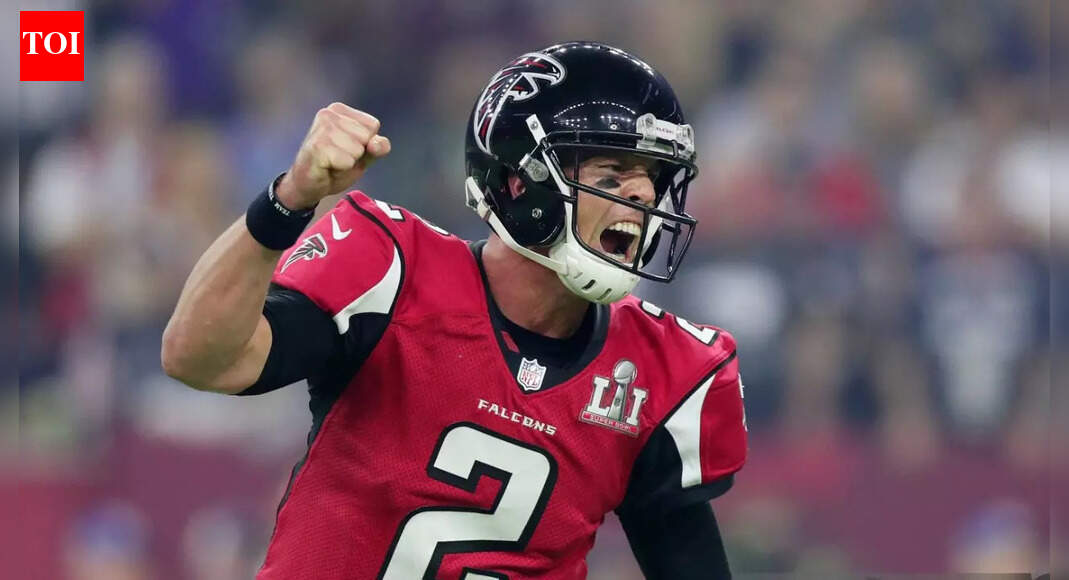 Former Falcons star Matt Ryan returns to NFL spotlight after hanging up his cleats, joins CBS booth for Christmas Gameday broadcast