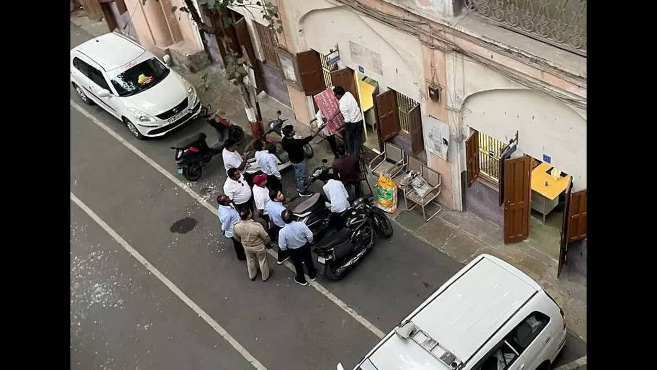 SMC orders 25 unions to clear out after missing document deadline | Surat  News - The Times of India