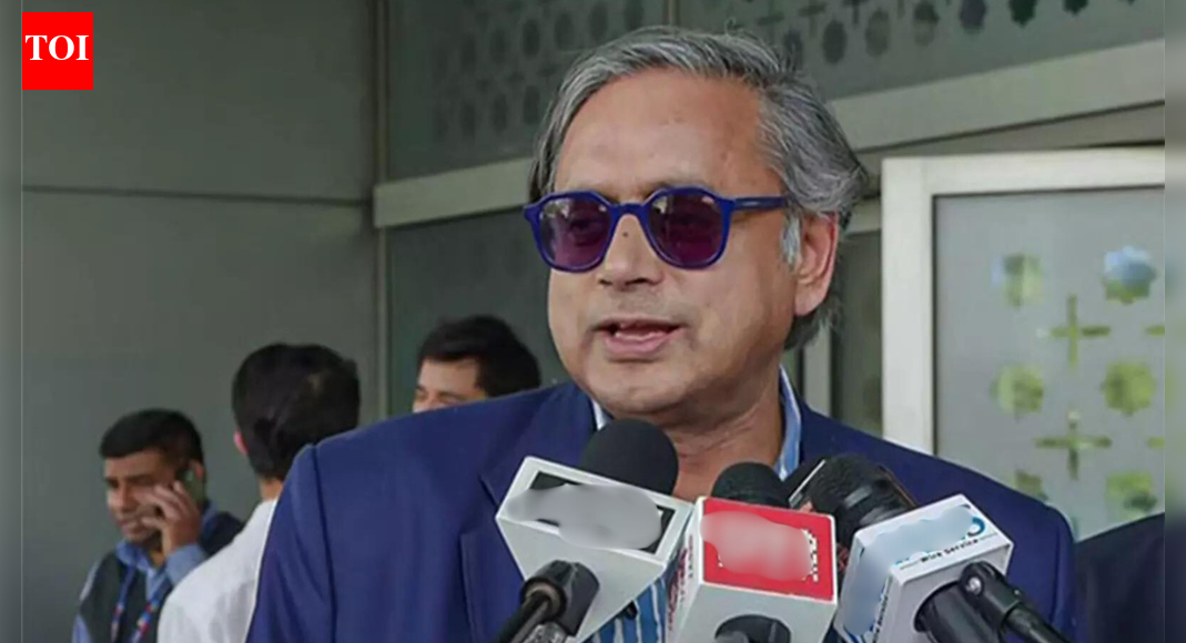 <div>'If you feel BJP ... ': Sandeep Dikshit slams Shashi Tharoor over PM Modi praise; asks why are you in Congress?</div>