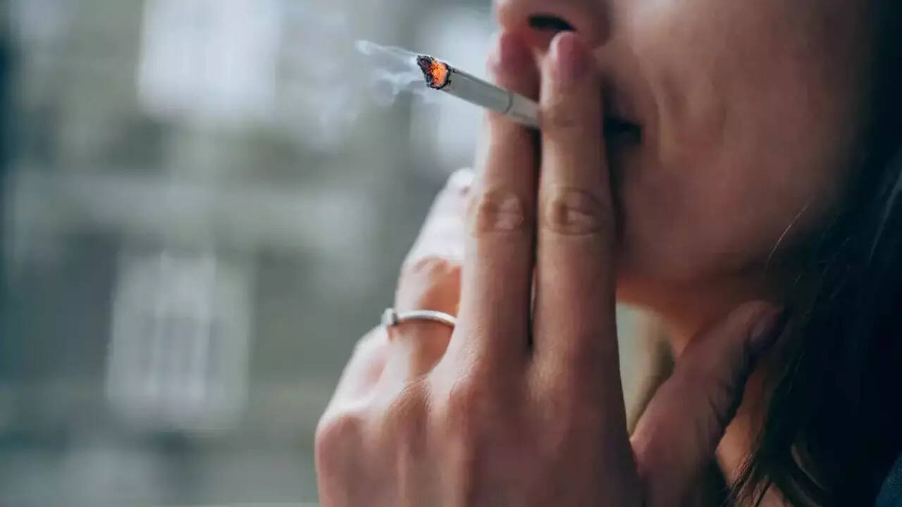 2 cigarettes a week Not a whole pack — just 2 cigarettes a day may raise heart failure risk by  50%, study reveals