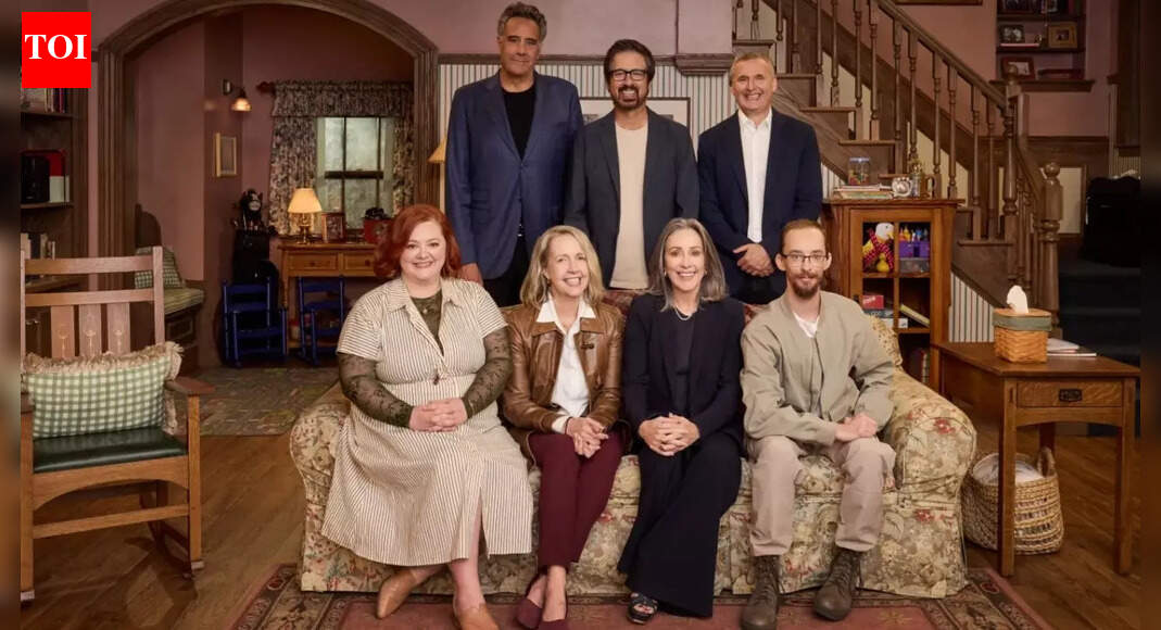 ‘Everybody Loves Raymond’ cast reunite; series regulars come together for 30 year anniversary
