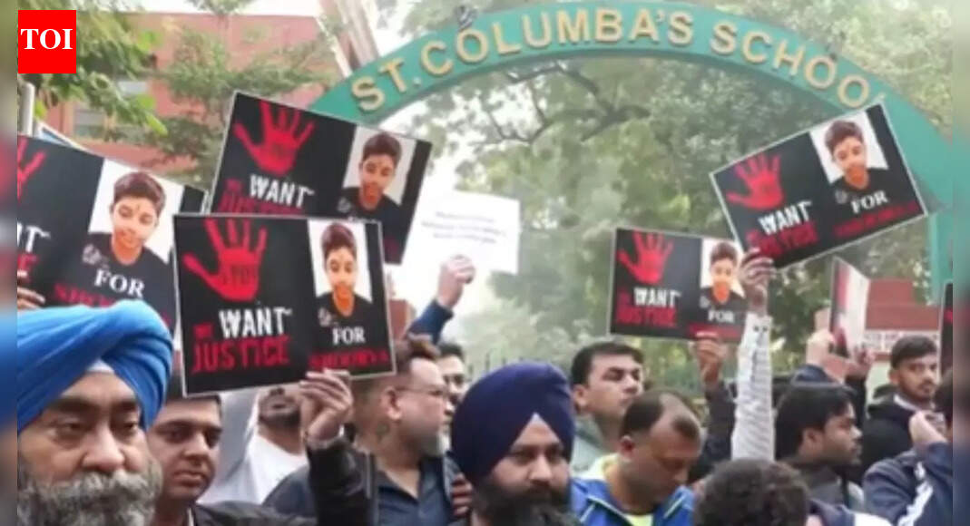 'Sorry mom': 10th student jumps to death; massive protest outside Delhi school