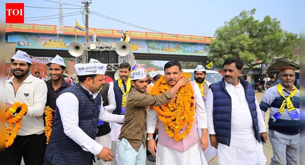 AAP’s ‘Provide Employment – Ensure Social Justice’ march reaches Pratapgarh on its 9th day