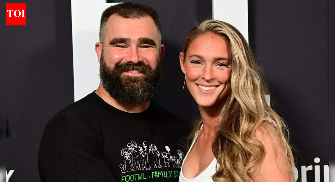 “You’re right, you do”: Kylie Kelce stakes her claim, warns fans they need her permission before smelling Jason Kelce candle