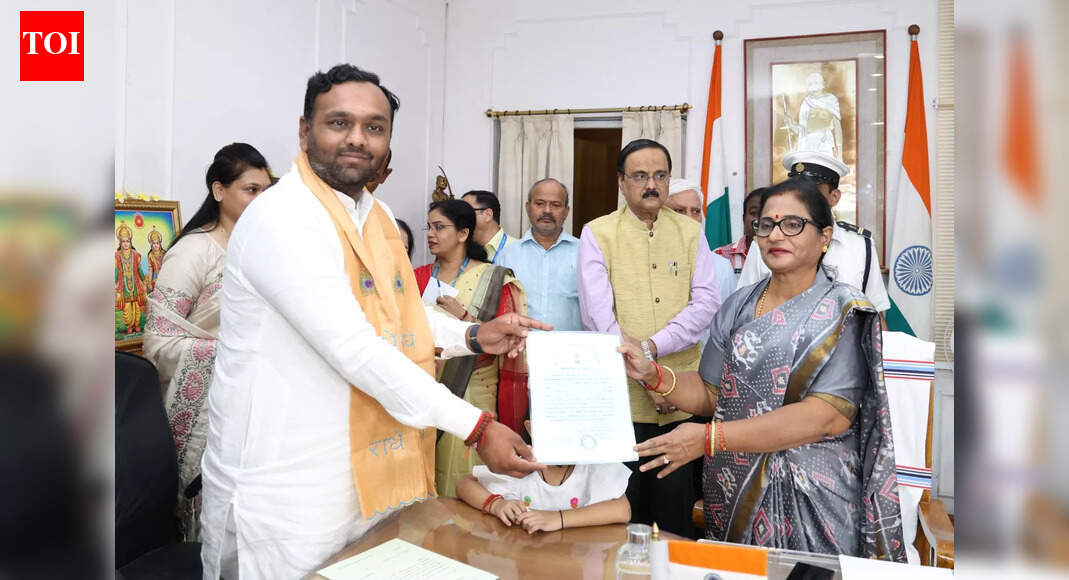 Jay Dholakia sworn in as MLA in Odisha boosting party numbers
