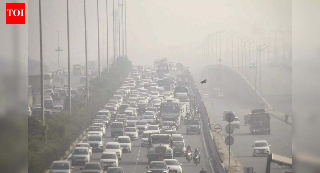 Delhi AQI today: Air quality at 370 remains in 'very poor' category; Court restricts outdoor sports for children amid severe pollution