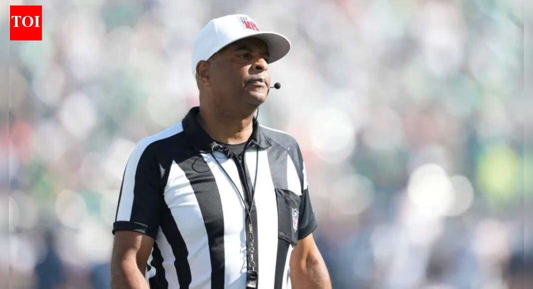 What happened to Adrian Hill on Thursday football night? Veteran referee's injury explained from the Bills vs Texans game