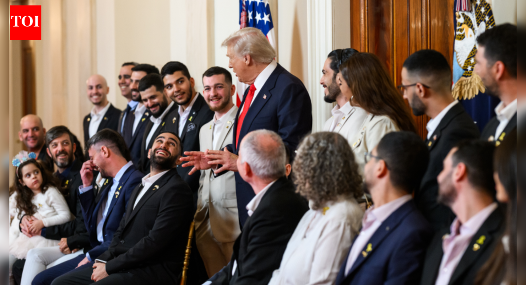 <div>'You’re Heroes': Donald Trump welcomes freed Israeli hostages to White House; calls it an ‘honour’ to meet them</div>