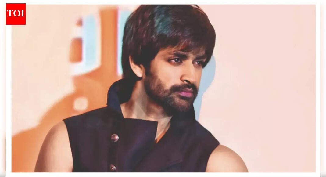 I wish I had done theatre earlier; says Manish Goel