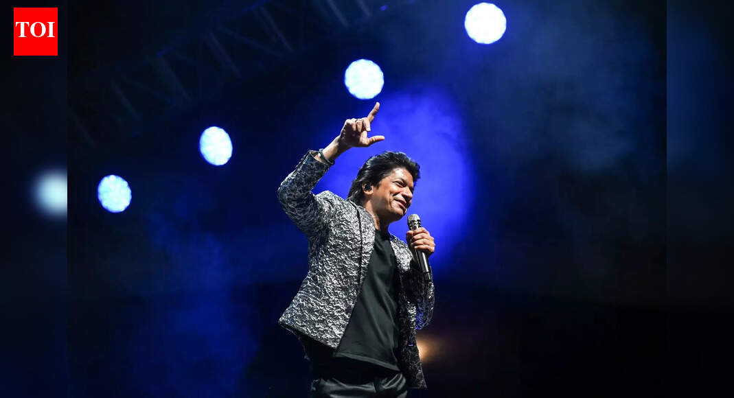 A night of nostalgia: Shaan delivers nostalgic musical journey in Pune
