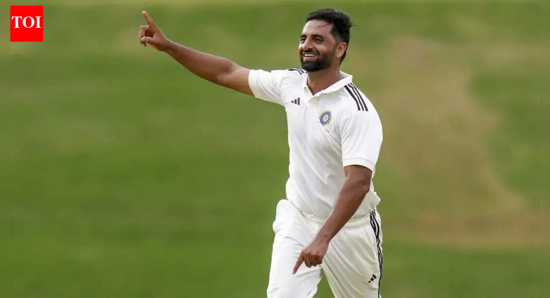 J&K's prolific pacer Auqib Nabi appears for trial with Mumbai Indians