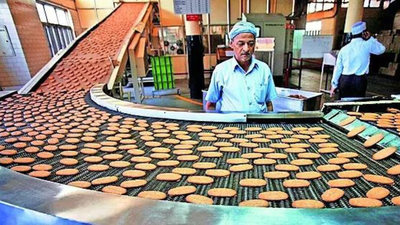 Battle lines drawn for fresh standoff, government leans on unorganised workers