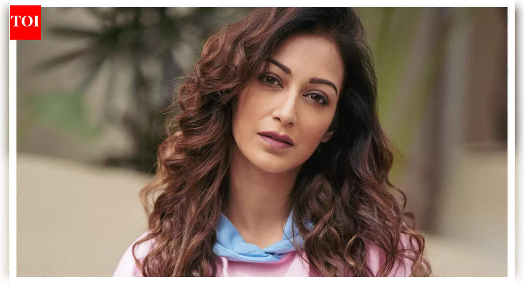 Taarak Mehta Ka Ooltah Chashmah's Sunayana Fozdar shares tips on winter hydration; says 'consistency, hydration and right products are important'