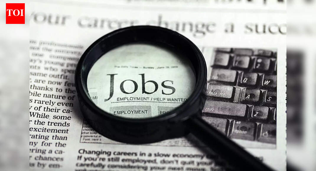 US faces a record wave of jobless college graduates as AI reshapes white-collar work