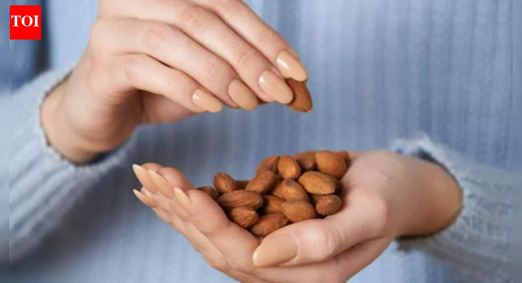 How many almonds should you eat per day?