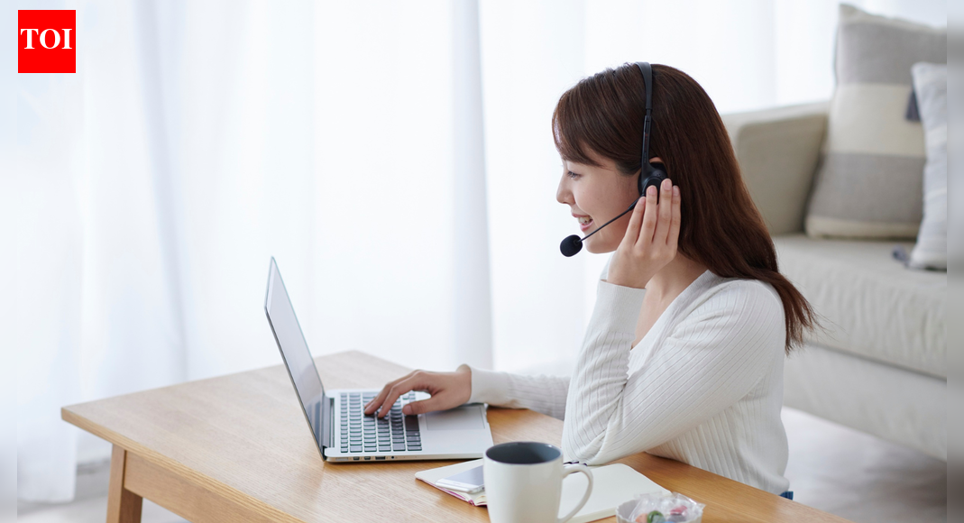 These communication habits can make you highly likable at work, says communication expert Vanessa Van Edwards