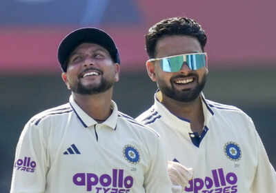 'Aisa dalega toh... ': Captain Rishabh Pant in full swing behind the stumps; backs Kuldeep Yadav with cheeky message - watch
