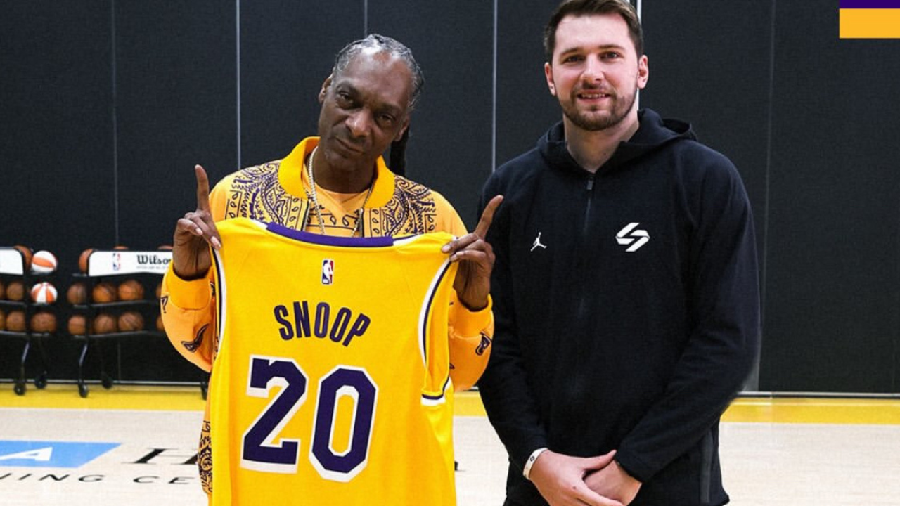Watch: Los Angeles Lakers stars LeBron James and Luka Doncic burst into  excitement after Snoop Dogg's surprise visit | NBA News - The Times of India