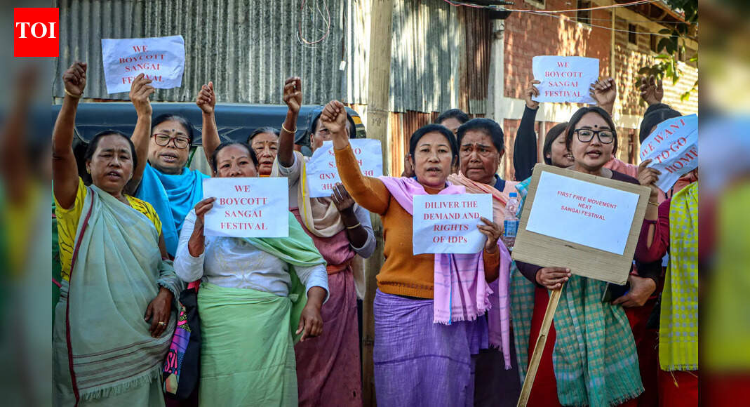 IDPs want to return home, continue with protests against Sangai Festival