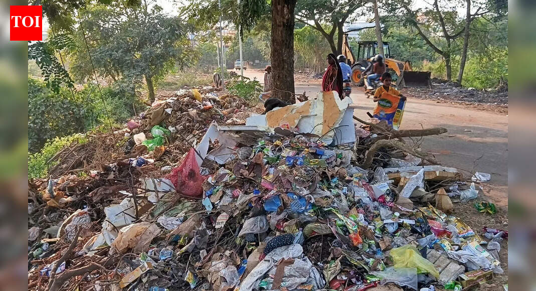 Kalinga Vihar residents blame BMC for dumping waste in the area