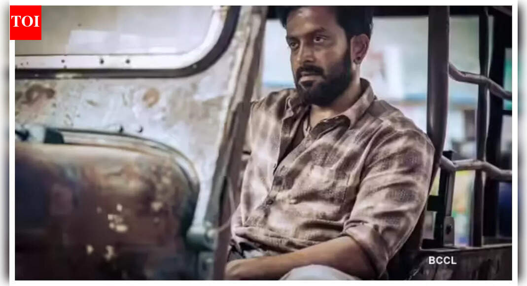 <div>Prithviraj's 'Vilayath Buddha' sees a MAJOR DROP on Saturday</div>