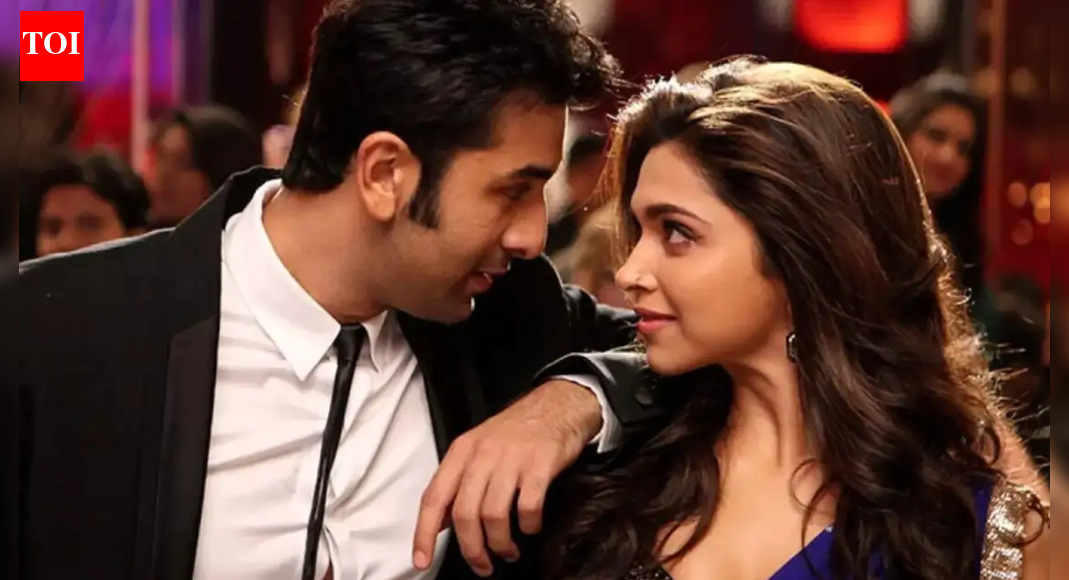 <div>Deepika reacts to a fan's request for rom-com with Ranbir</div>
