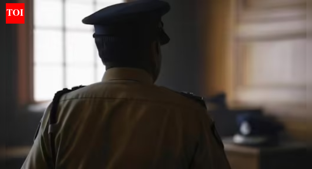 'Hand on shoulder, kiss on cheek': Gujarat cop named in teen's molestation complaint