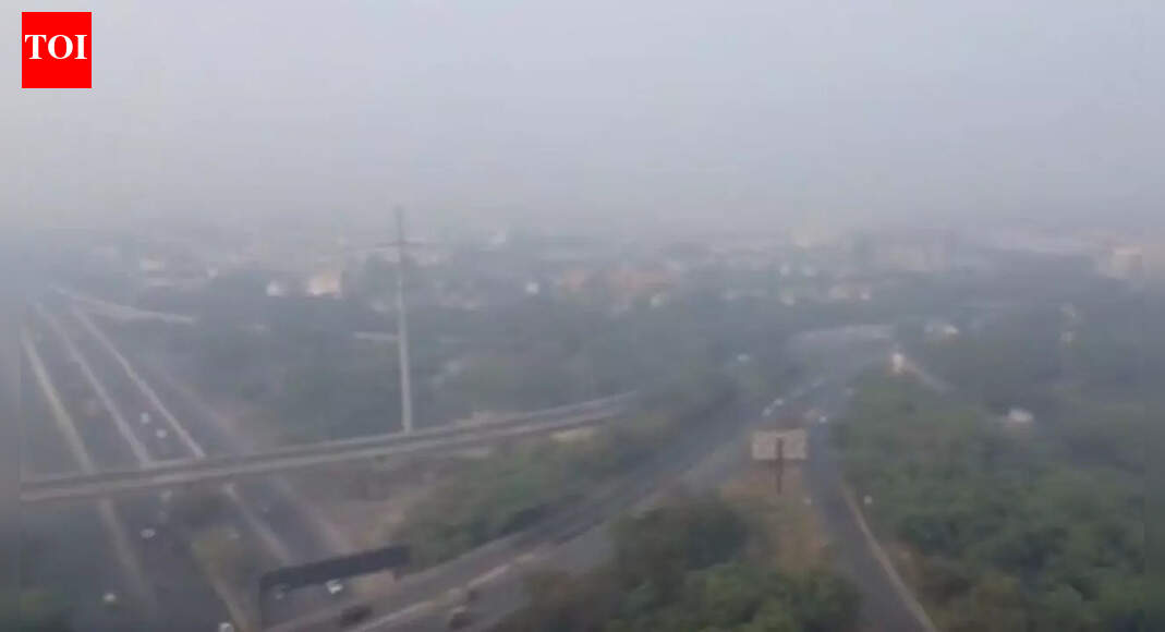 Toxic smog chokes Delhi: Air quality turns 'severe' as AQI reading soars to 435