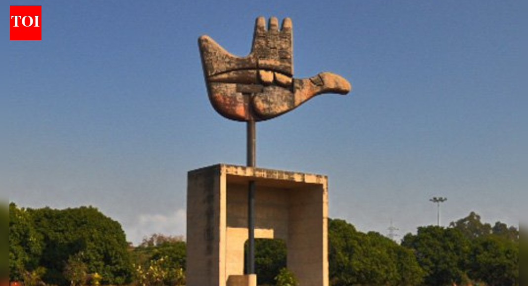<div>'No intention to ... ': MHA offers big clarification on Chandigarh; move after political row over Article 240</div>