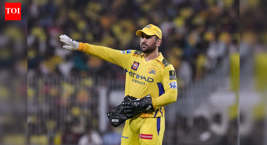 'You're not dumb; I am the one who trusted you': Dhoni said; bowler recalls