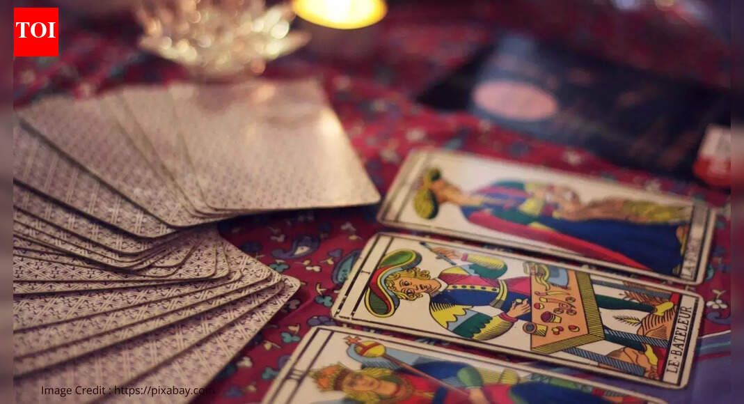 Tarot Cards Predictions Today, November 25, 2025: The cards teach patience, these zodiac signs will gain new insight