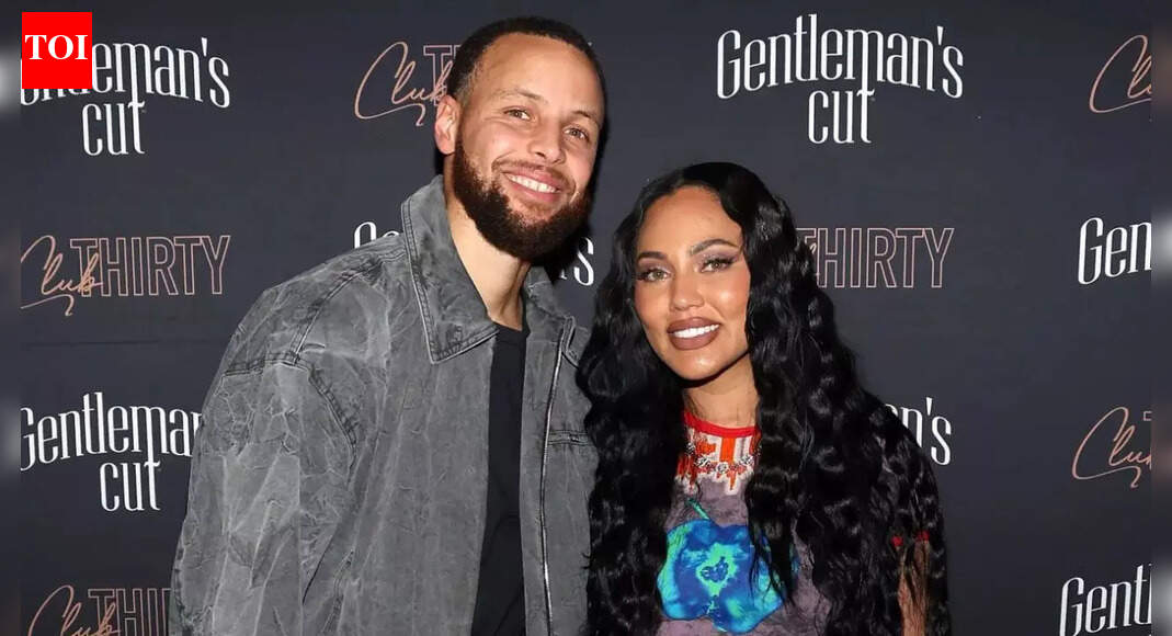 Ayesha Curry sends sweet 4-word reaction to Stephen Curry’s once-in-a-lifetime moon-shot billboard