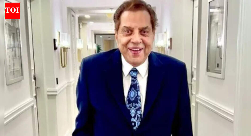 Dharmendra health update: Ambulance leaves his house, celebs spotted