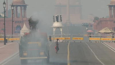 Delhi pollution: State government orders work from home; govt, private offices to function at 50% strength
