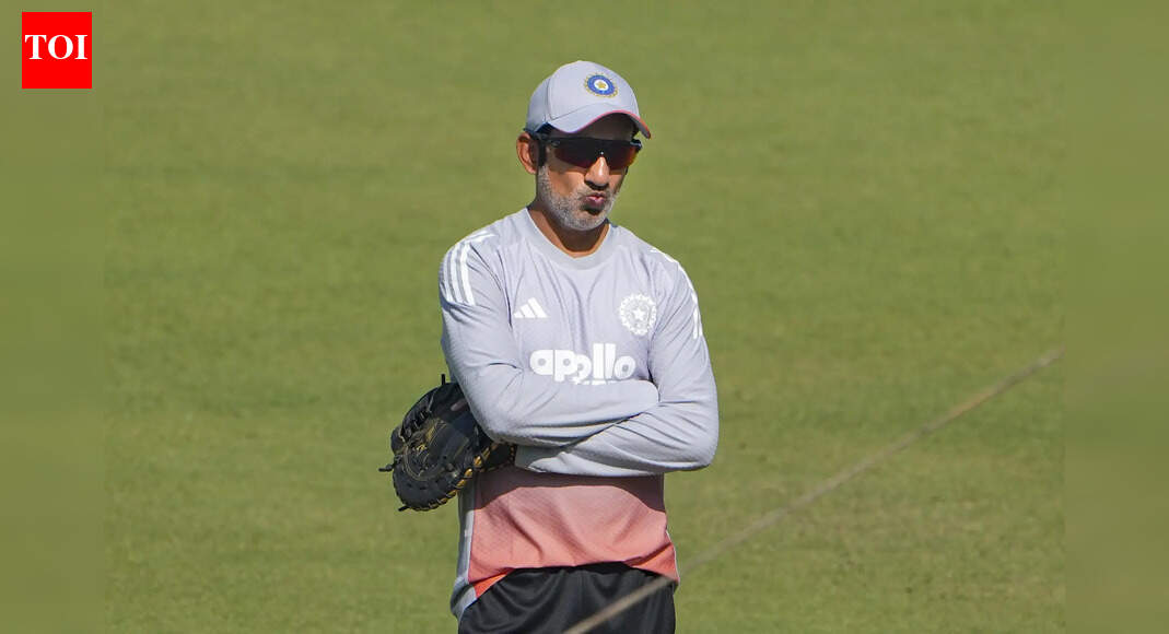 Why is Gautam Gambhir reluctant to use Test specialists?