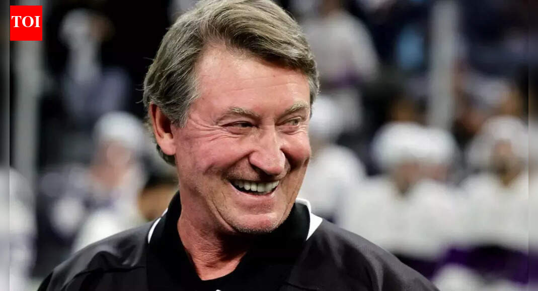Wayne Gretzky slammed as ‘Trump’s Canadian mascot’ despite claiming he’s ‘a Canadian for life’
