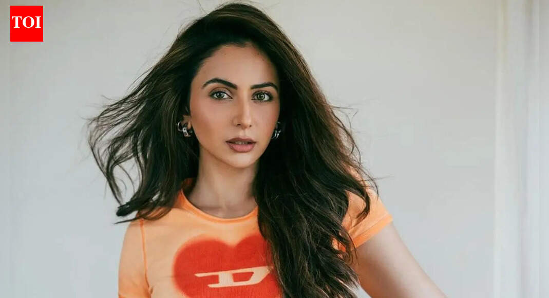 Rakul Preet Singh issues alert against imposter using her name for fake WhatsApp account to trick loyal fans - Report