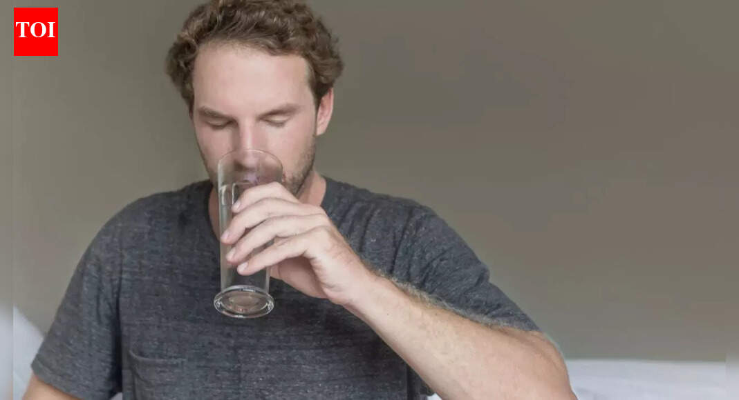 What happens when you drink warm water before bed: Benefits for digestion, body, and possible drawbacks