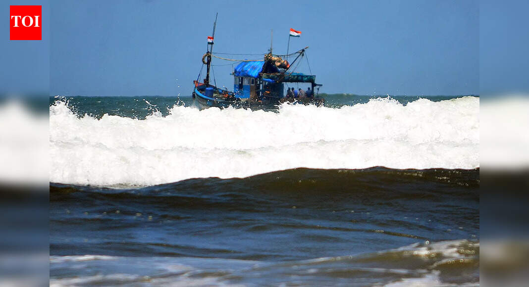 Karnataka fishing vessel caught operating in Goan waters