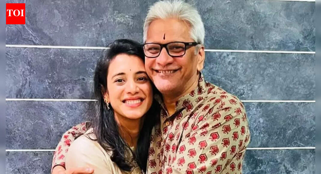 Smriti Mandhana’s father discharged and stable; no update on wedding date yet