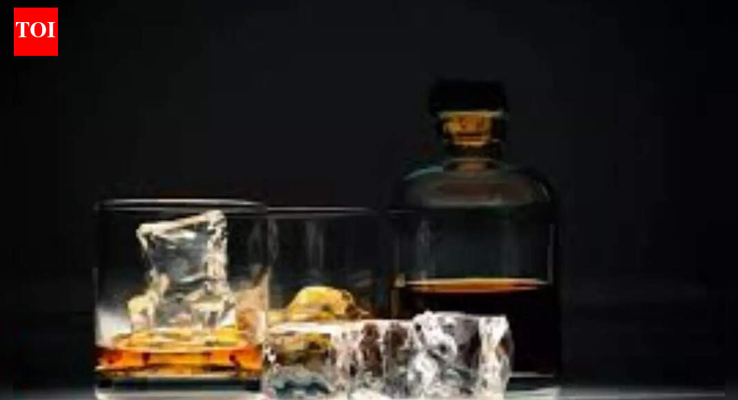 Delhi: 108 bottles of whisky seized